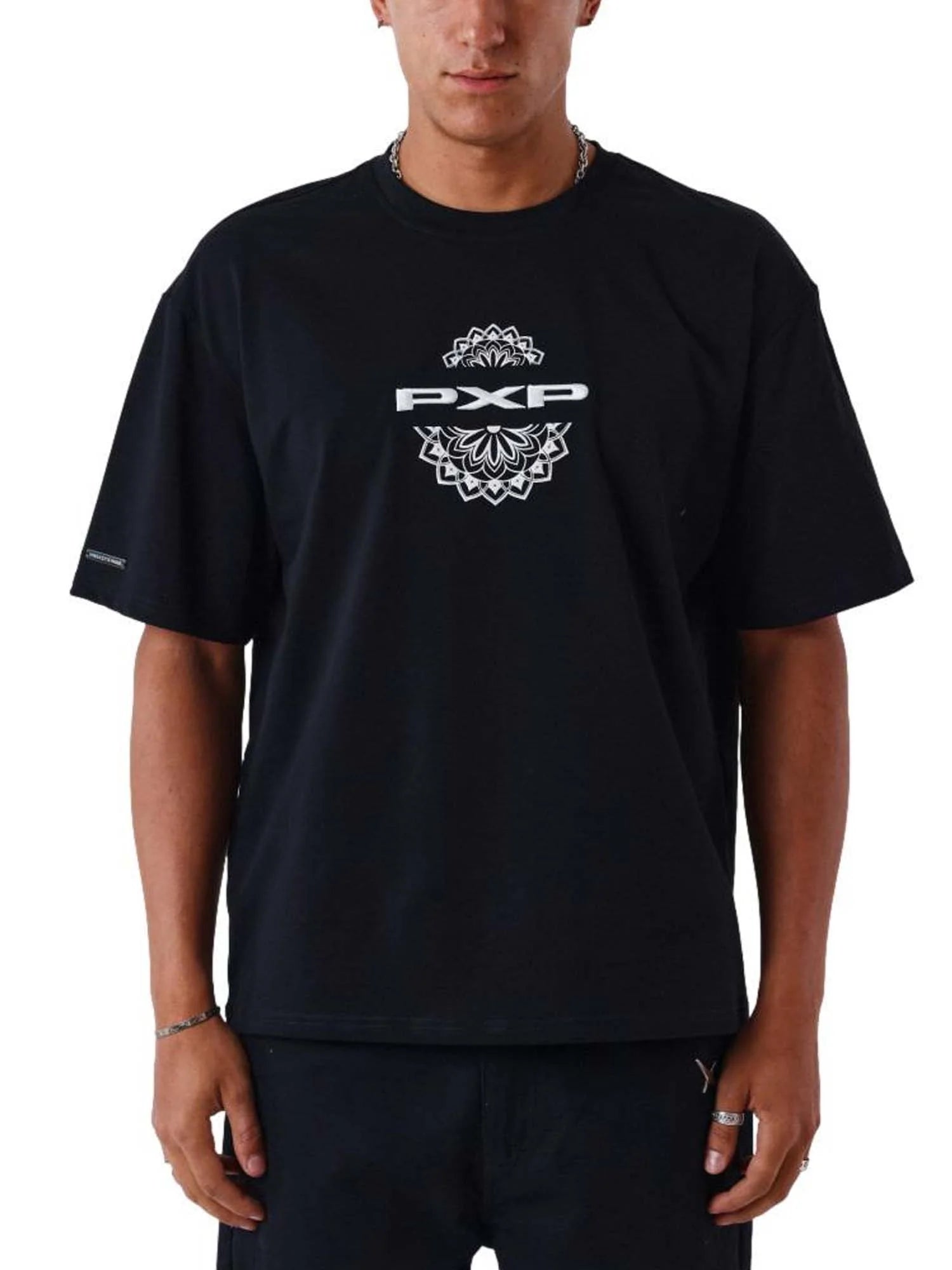 T-shirt grafica mandala PXP nera