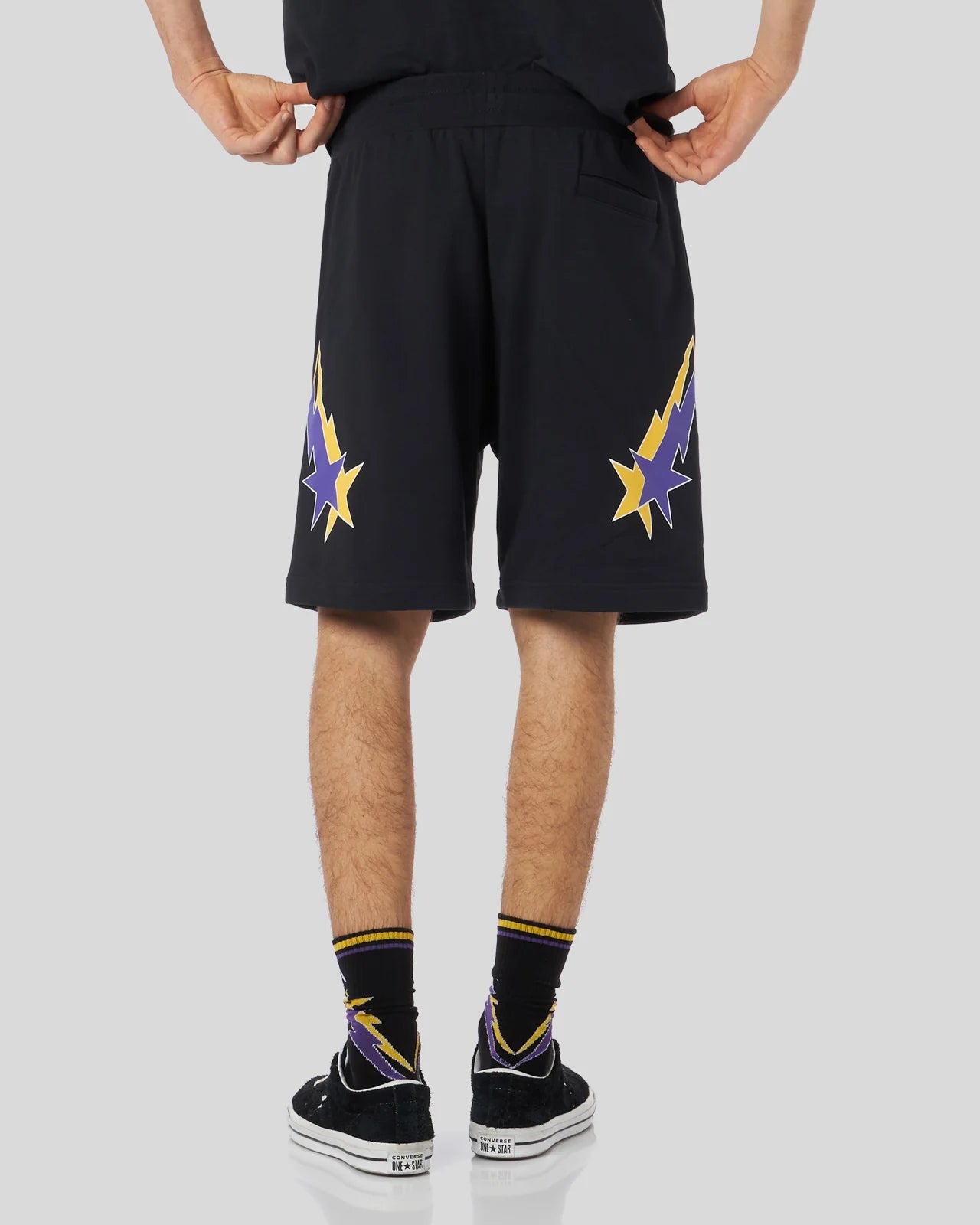 Short Phobia neri con grafica Starry Lightning gialla e viola