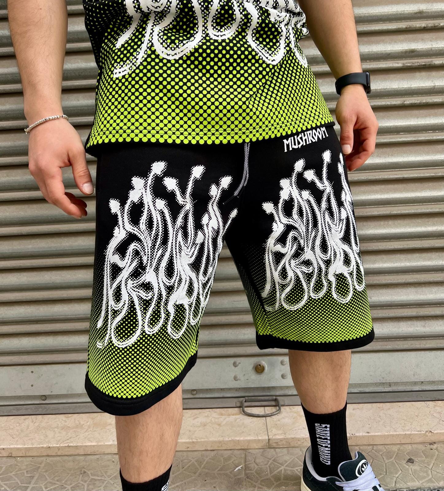 Short Mushroom Flame nero e verde