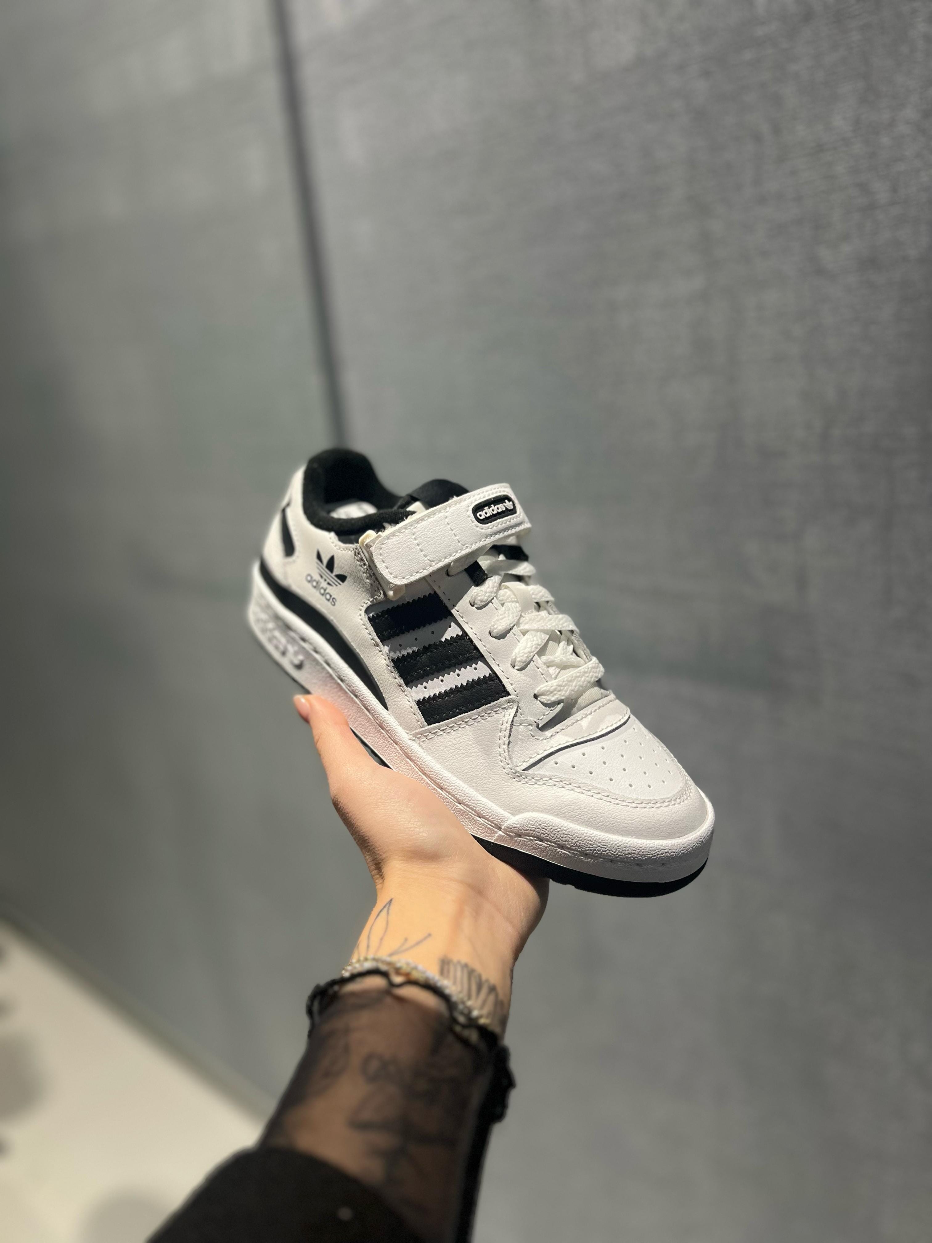 Adidas forum low