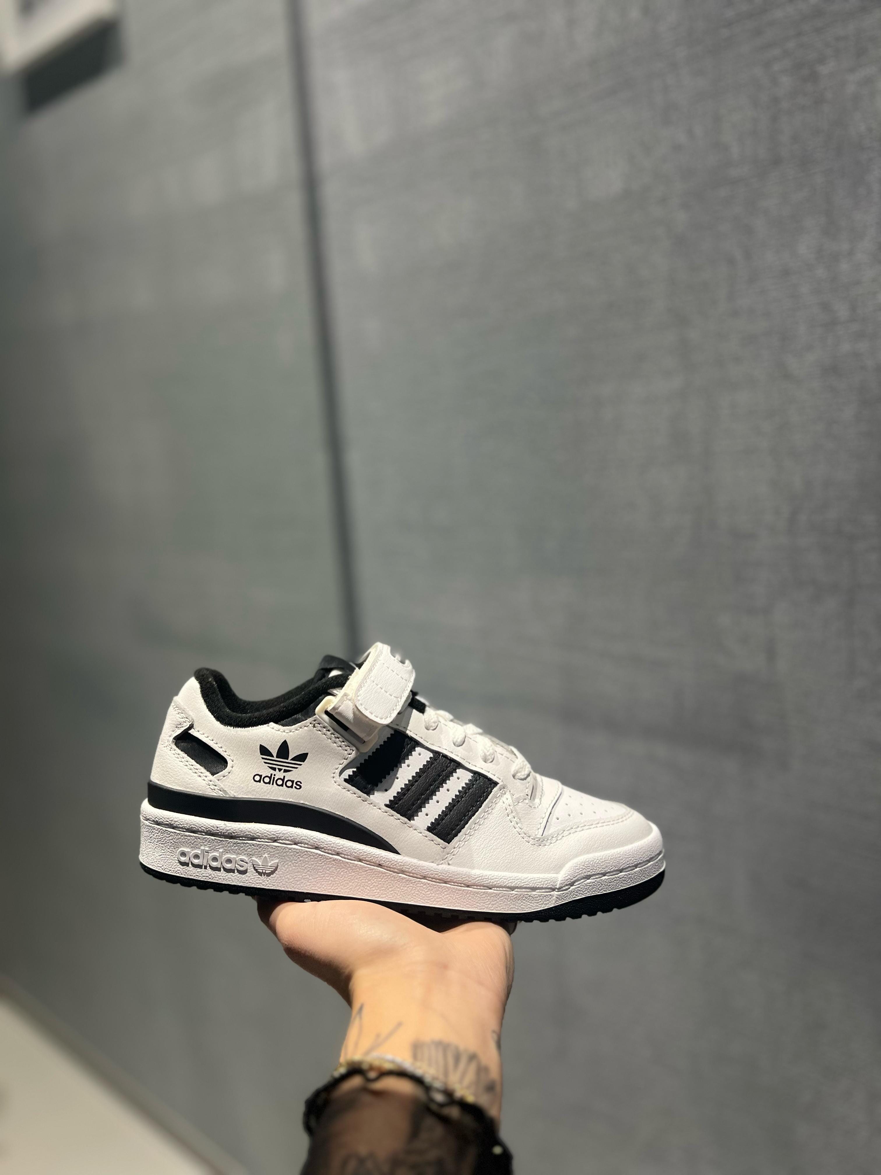 Adidas forum low