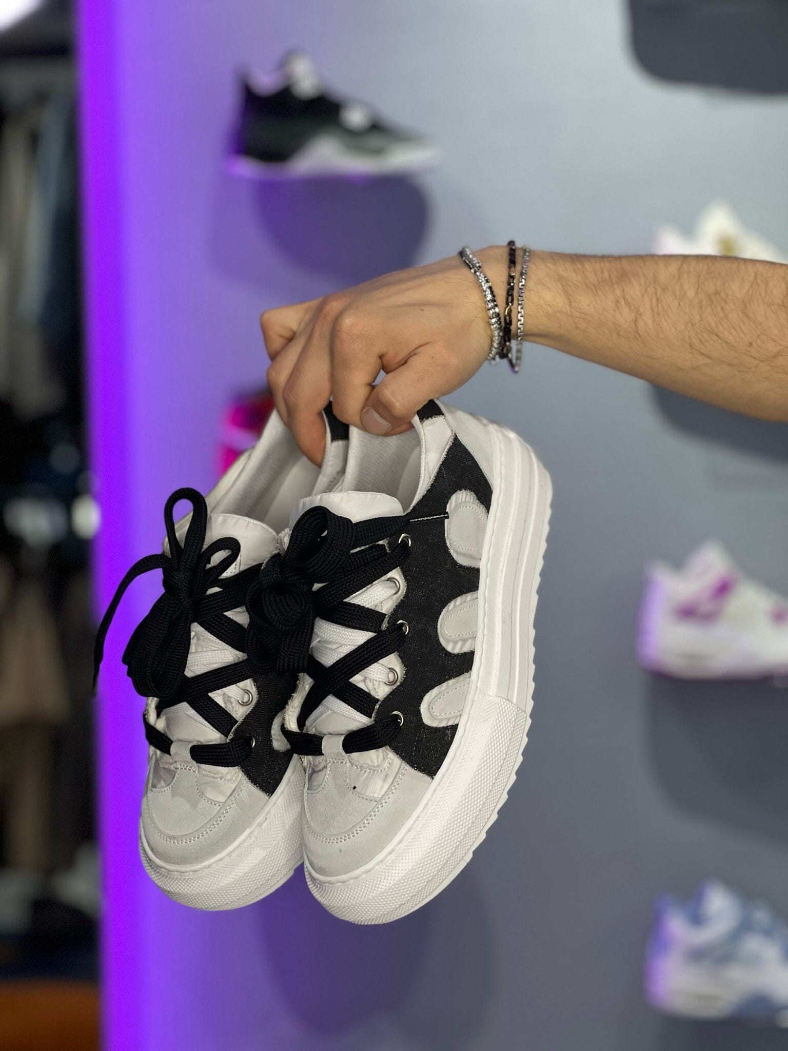 CR03 Vybe Night Canvas