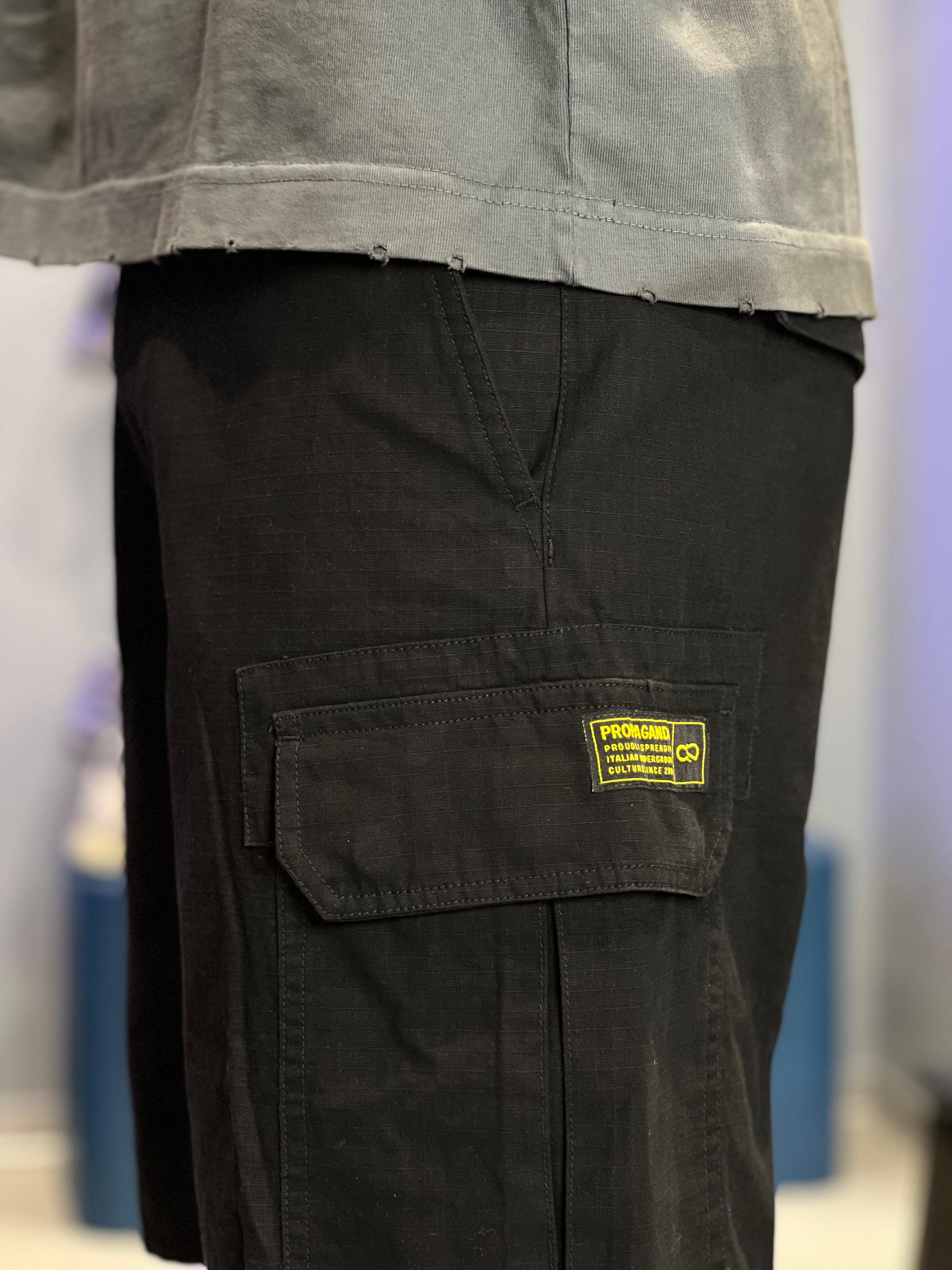 Short Propaganda Army Cargo Black