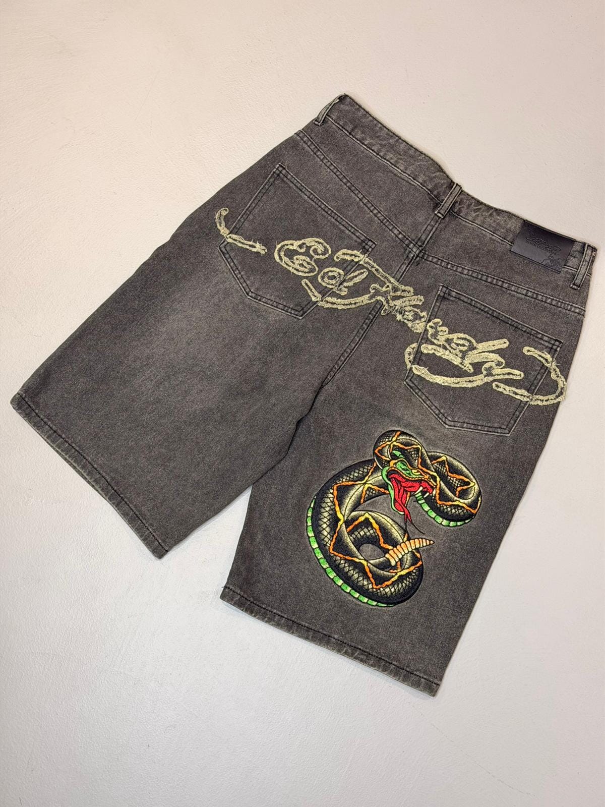 Short Ed Hardy Desert Snake Black