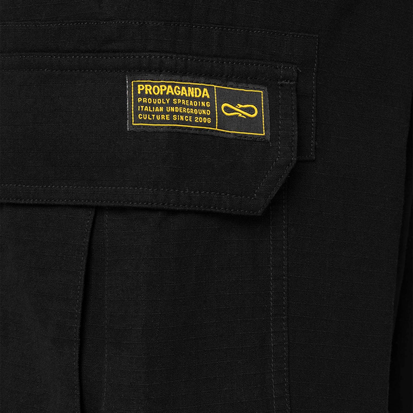 Short Propaganda Army Cargo Black