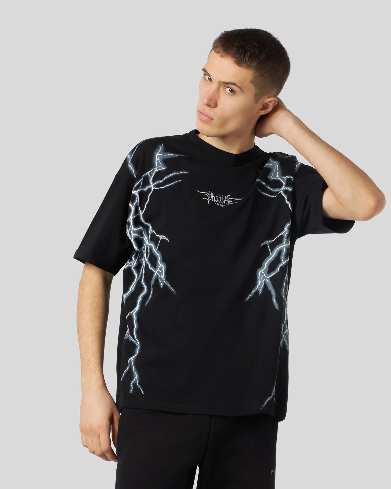 T-shirt Phobia nera fulmini laterali in stampa  bianca e logo ricamato