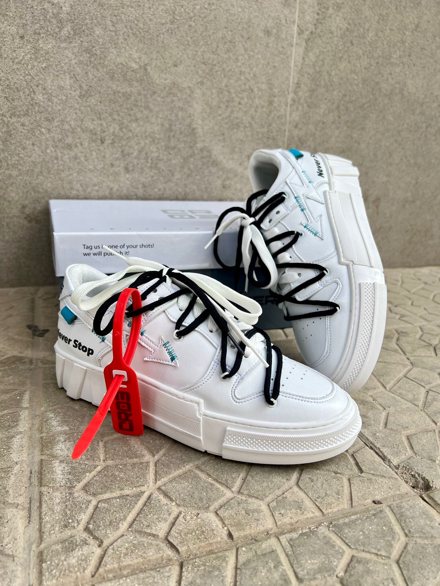 CR03 Strong 300 V.1 laccio nero