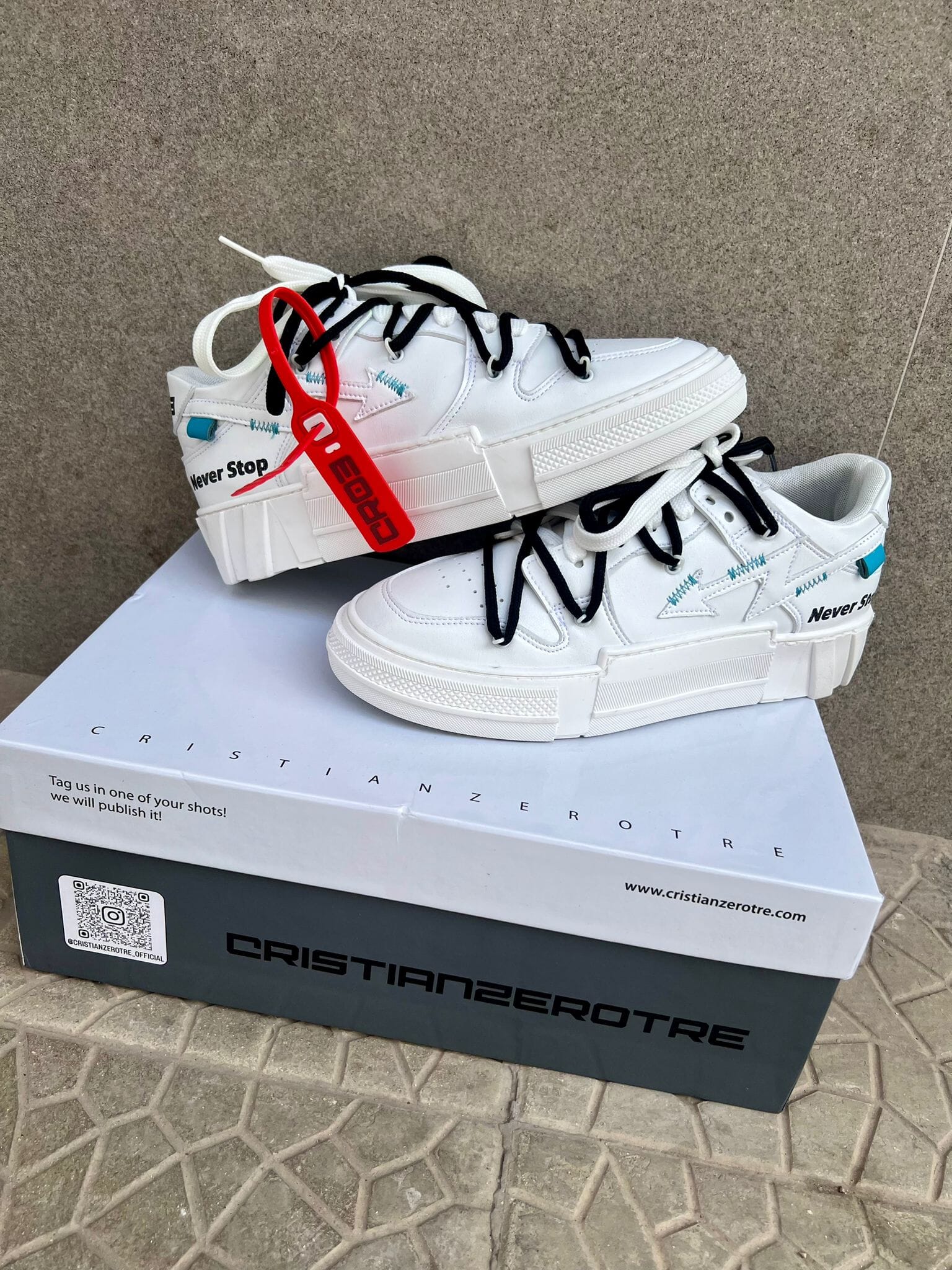 CR03 Strong 300 V.1 laccio nero