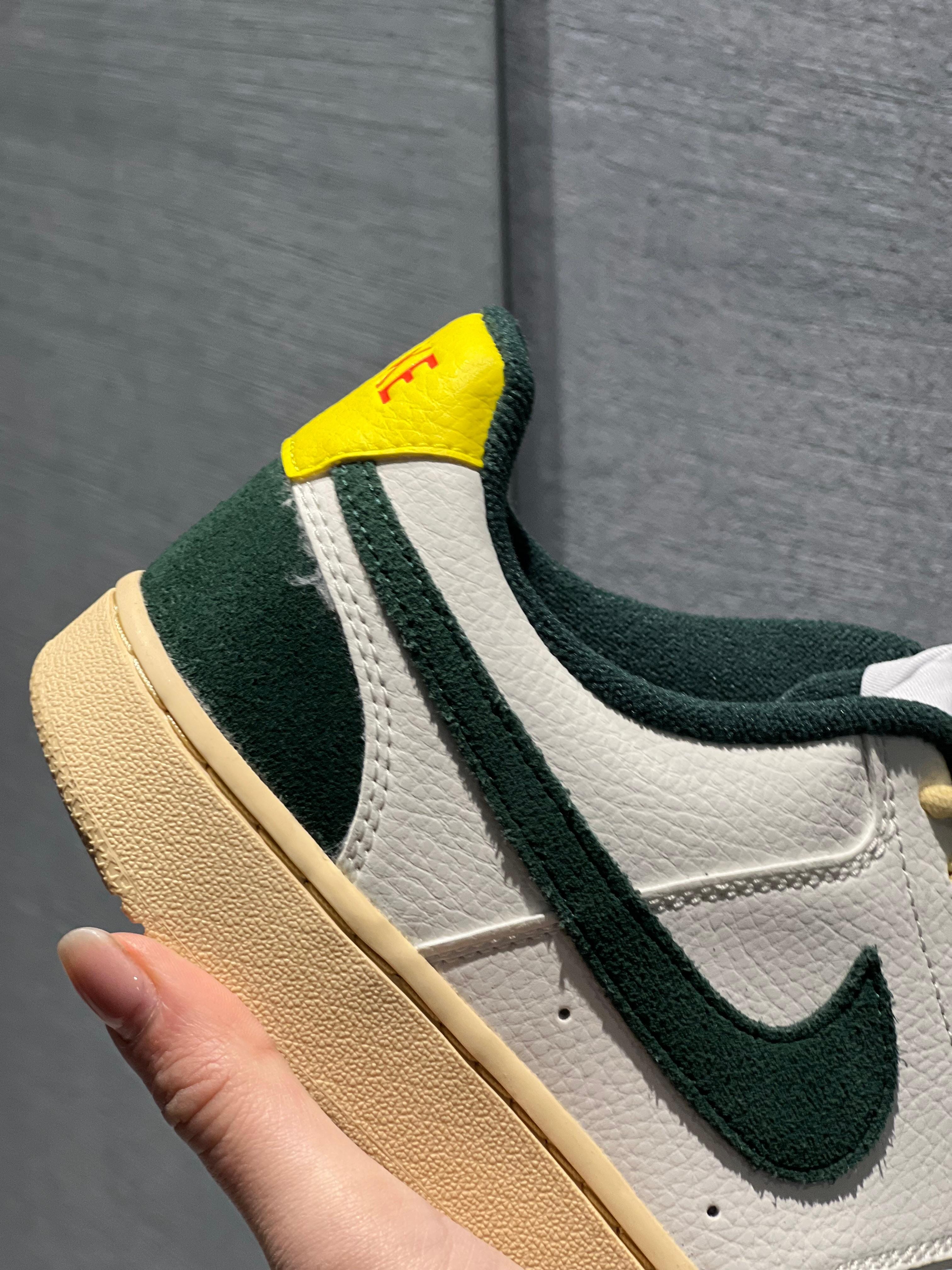 Nike Court Vision Low