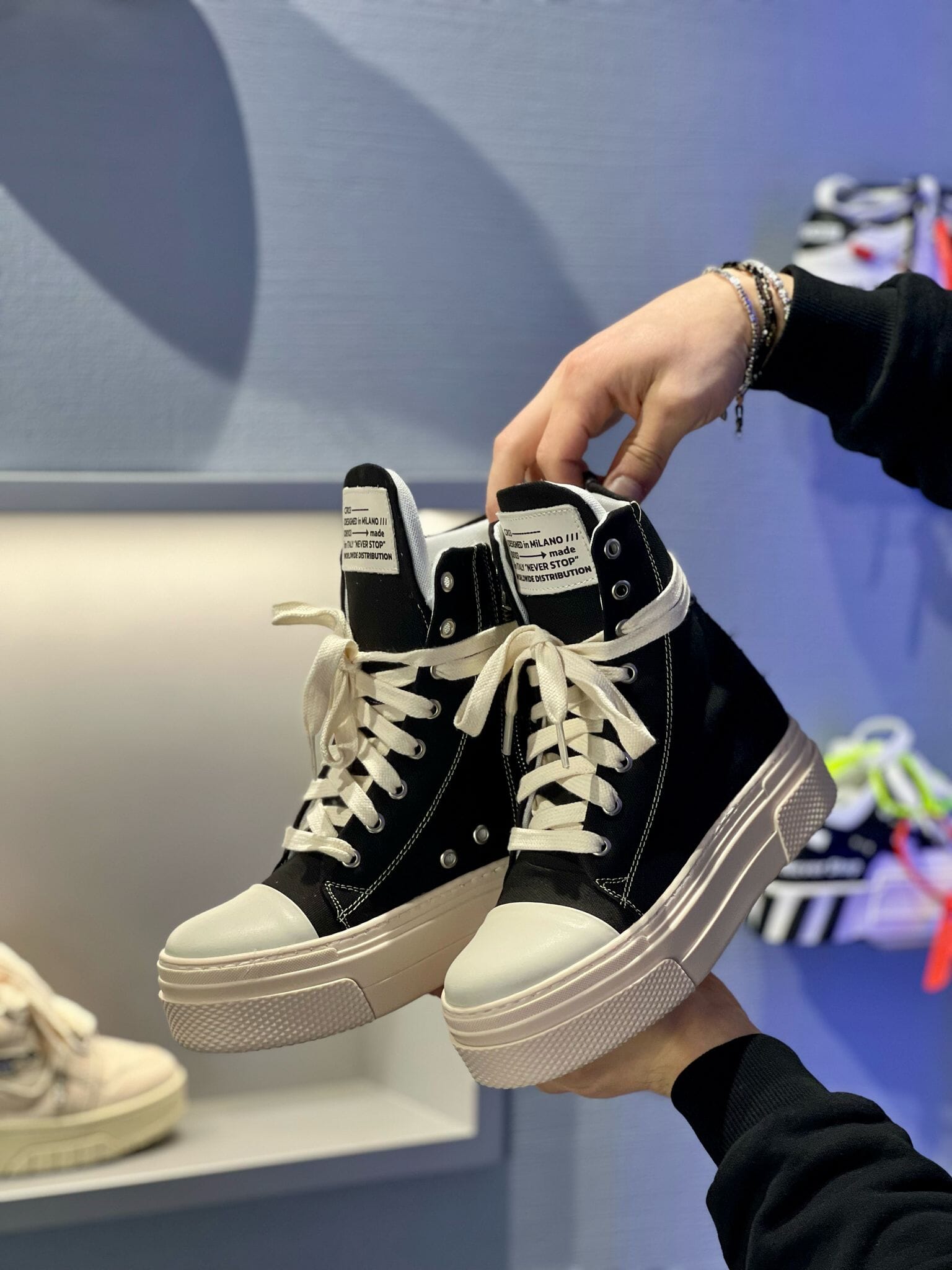 cr03 calipso black canvas