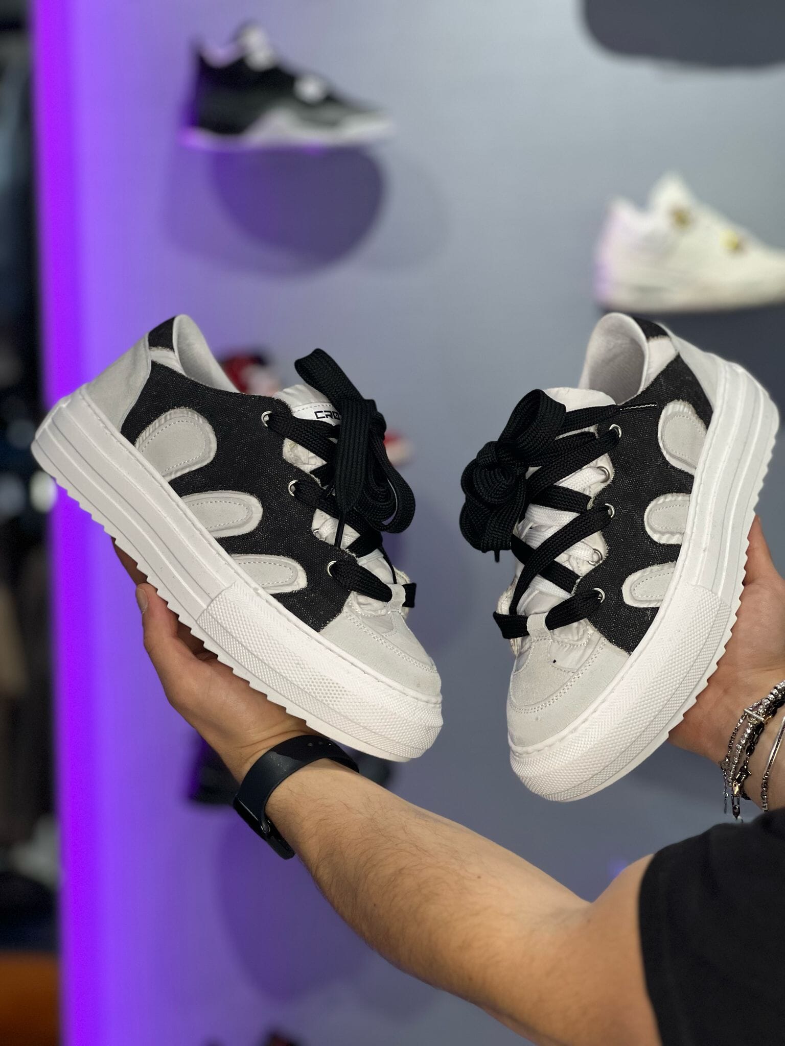 CR03 Vybe Night Canvas