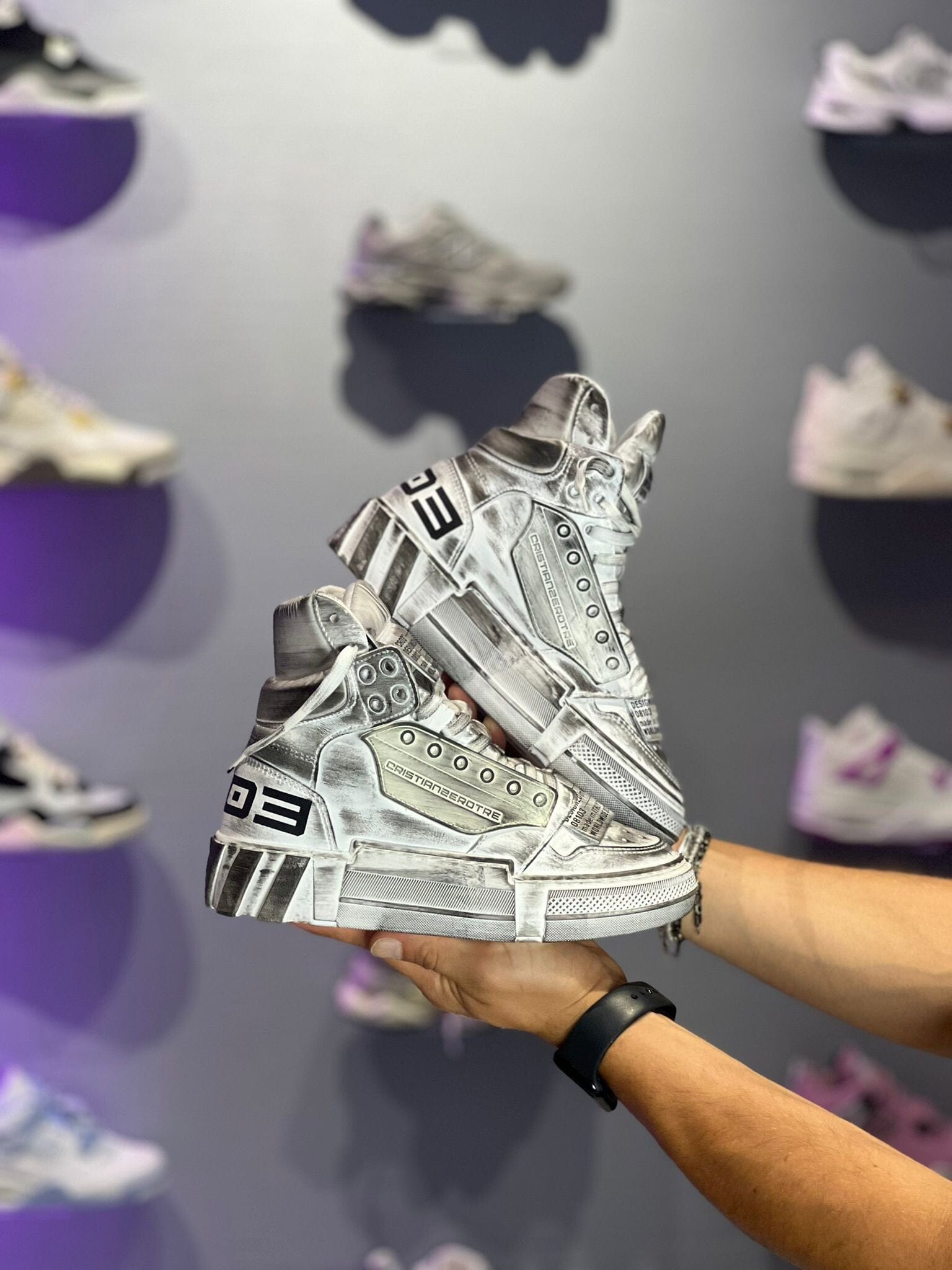 CR03 Cristian V.200 Custum