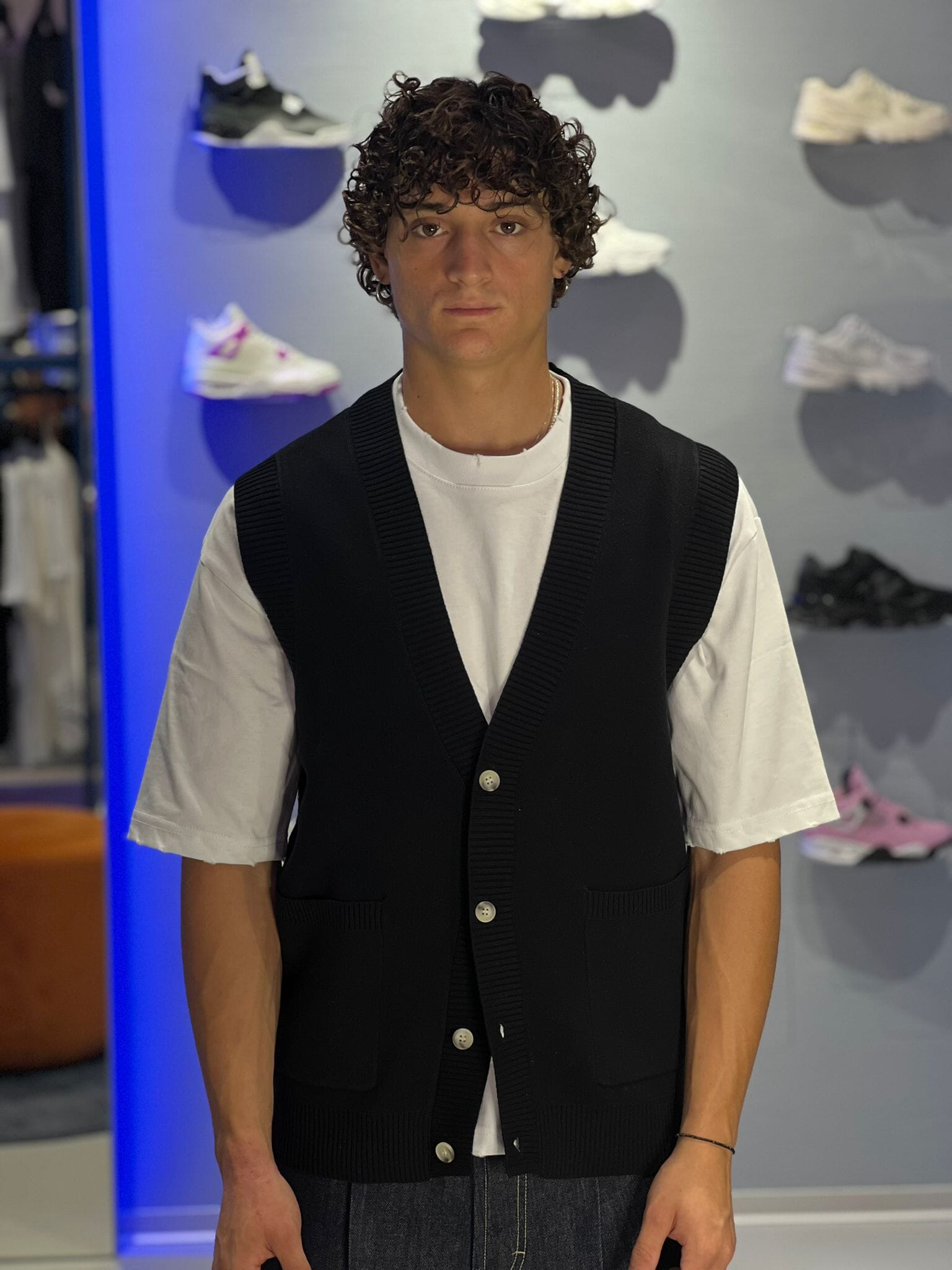 Gilet Solid in Maglia con Bottoni - Nero