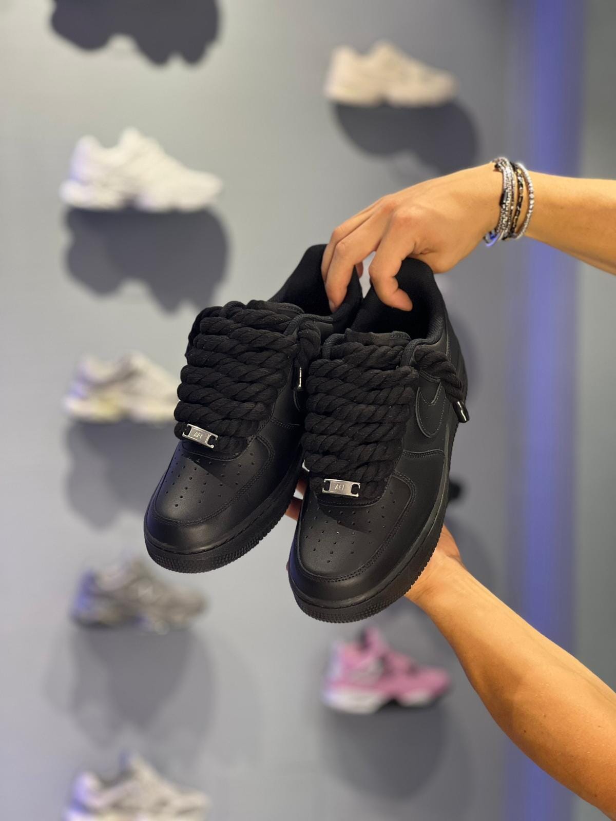 Nike air force 1  nera + laccio in corda nera custom