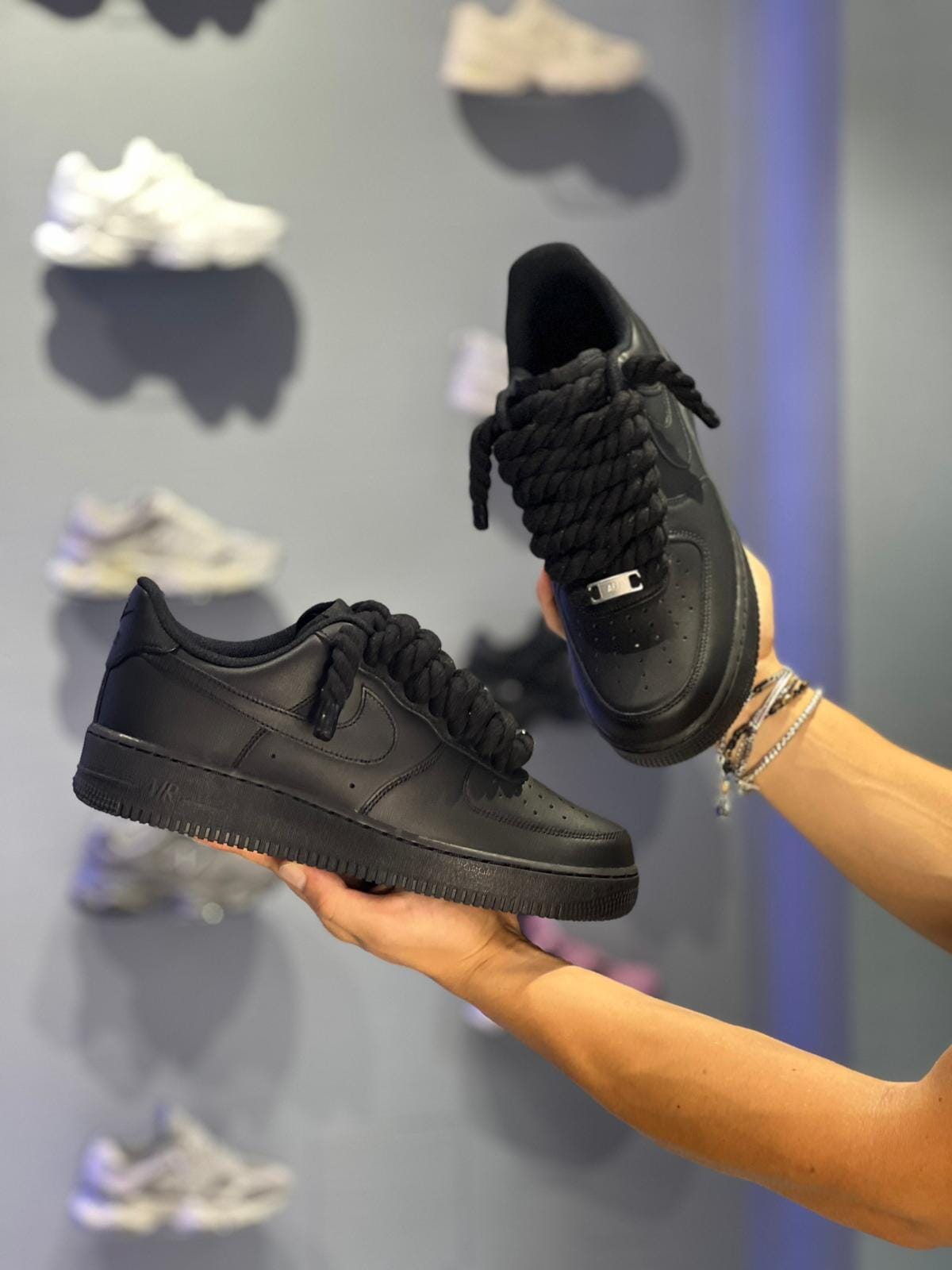Nike air force 1  nera + laccio in corda nera custom