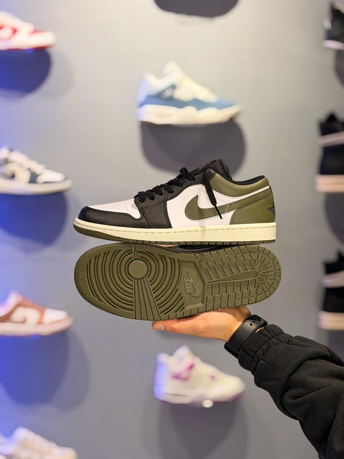 Jordan 1 Low Black Toe Medium Olive