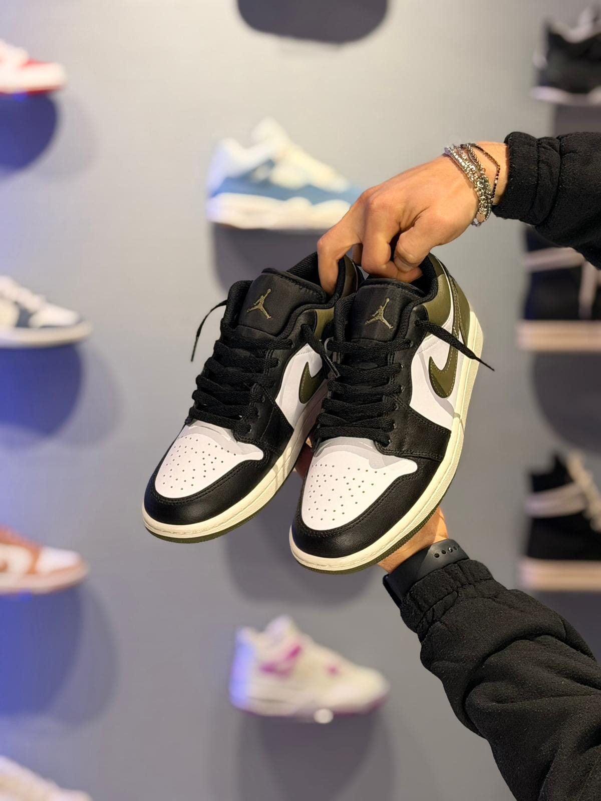 Jordan 1 Low Black Toe Medium Olive
