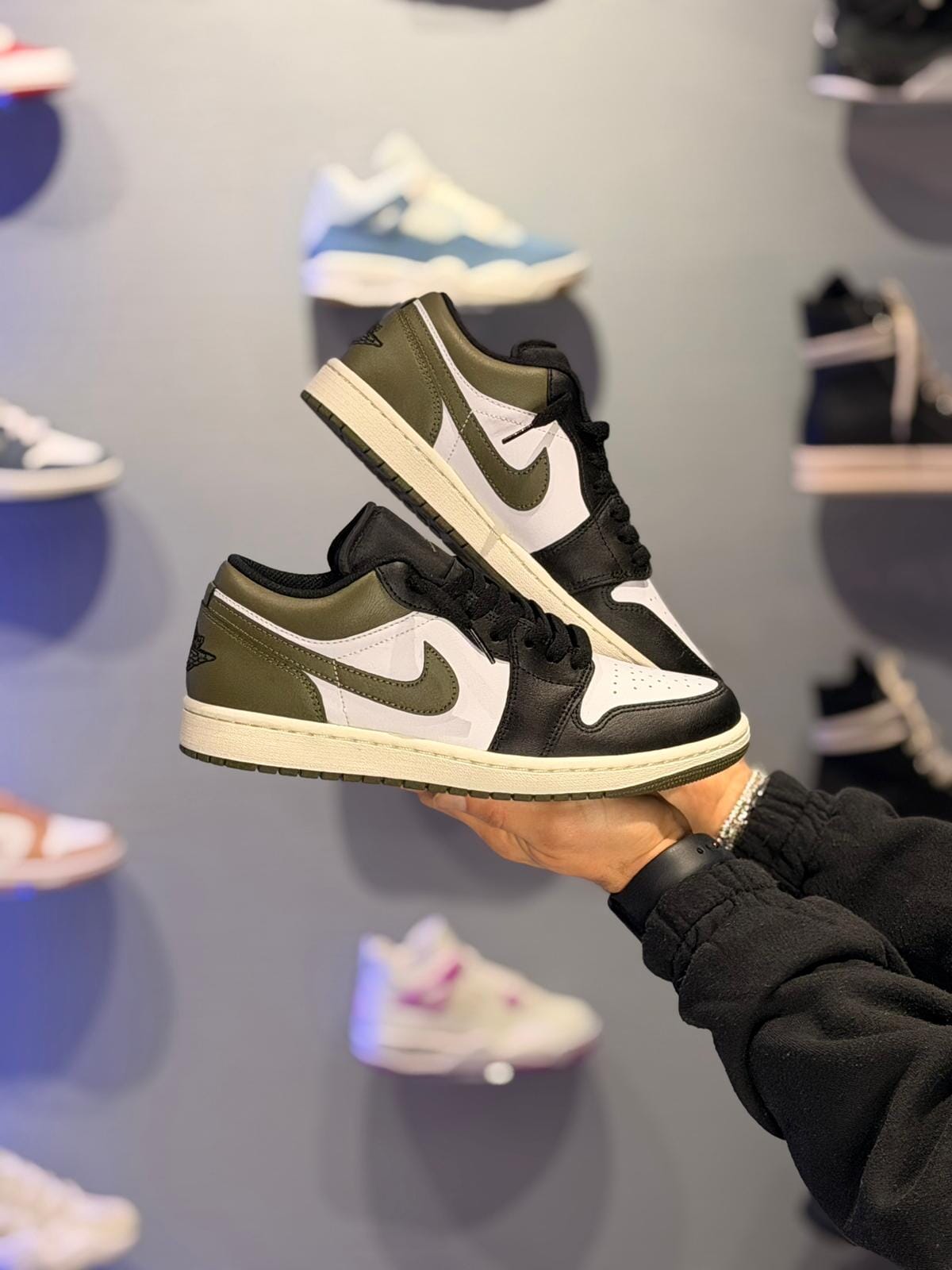 Jordan 1 Low Black Toe Medium Olive