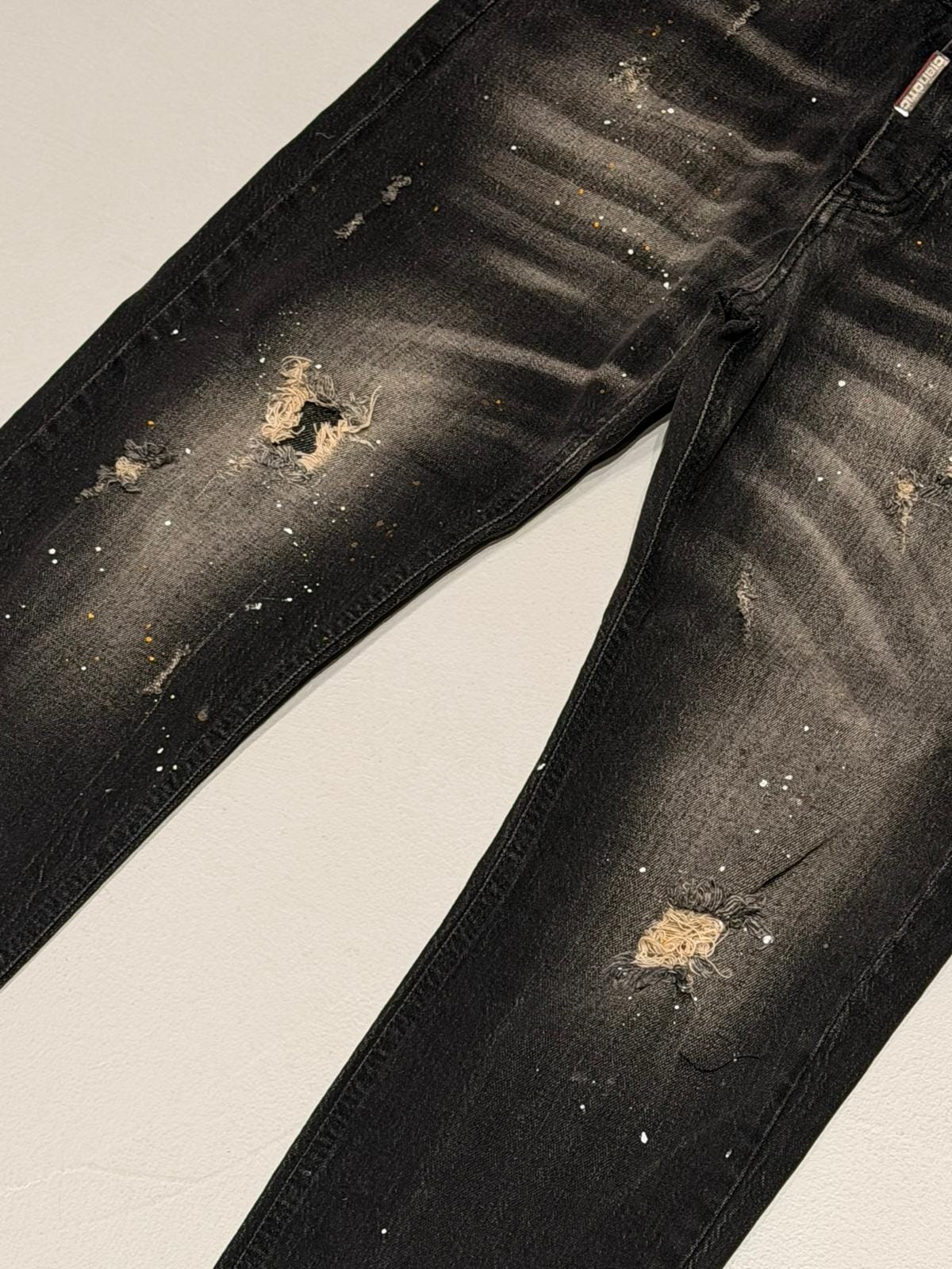 Jeans Nero Lavaggio Used con Effetto Destroyed Cianotic